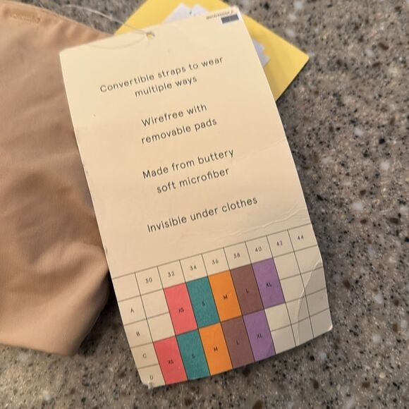 TRUE&CO Bandeau Bra With Convertible Straps *NEW* - Picture 7 of 9